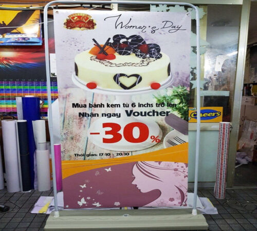 in-standee-khung-cua